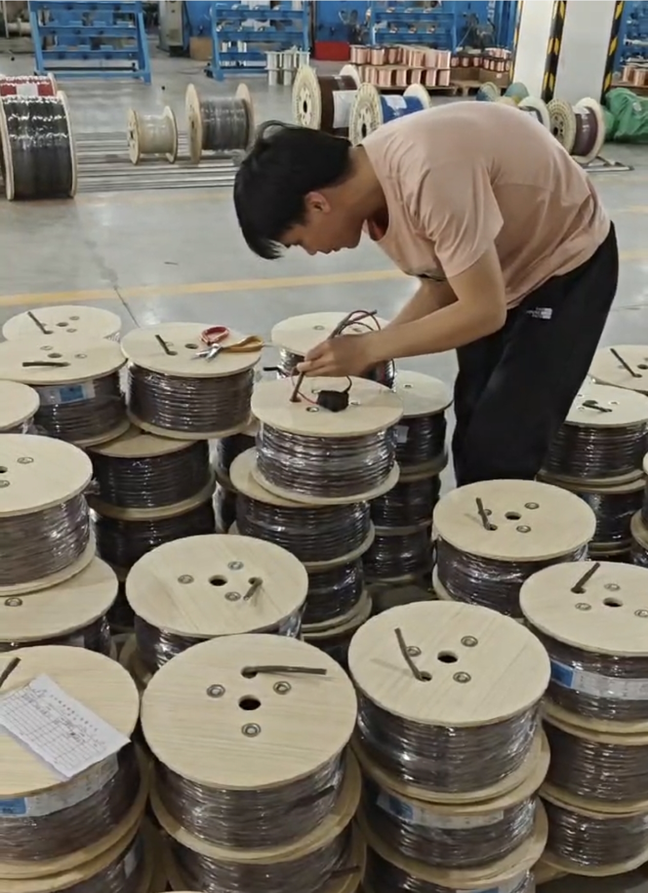 极端气候下欧洲空调户外布线失效解决方案:UL2464-4C 耐 - 40℃抗 UV 线缆技术解析